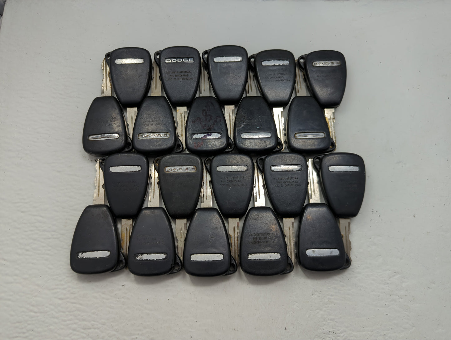 Lot of 20 Dodge Keyless Entry Remote Fob OHT692427AA | OHT692713AA | - Oemusedautoparts1.com