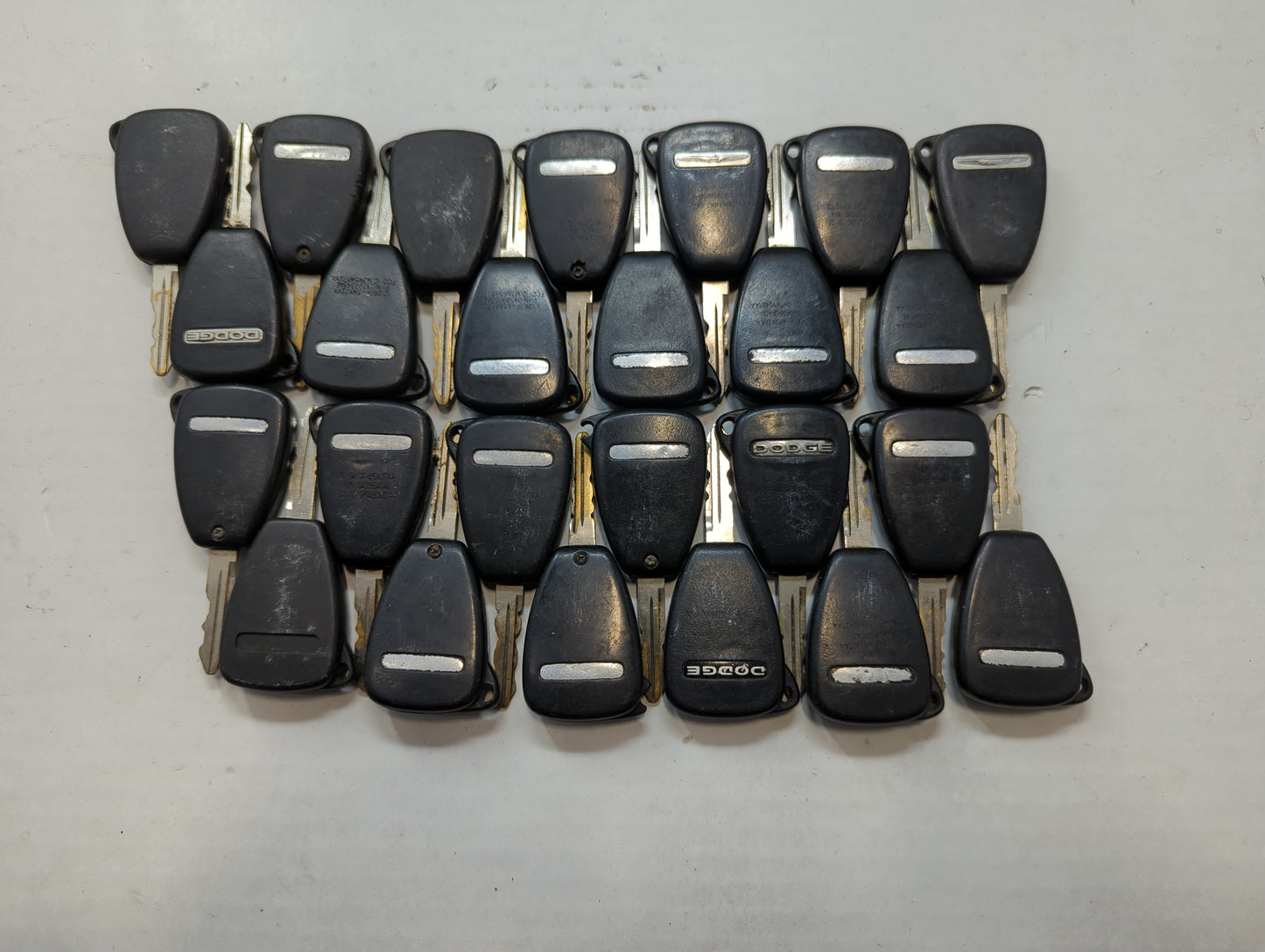 Lot of 25 Dodge Keyless Entry Remote Fob MIXED FCC IDS MIXED PART NUMBERS - Oemusedautoparts1.com