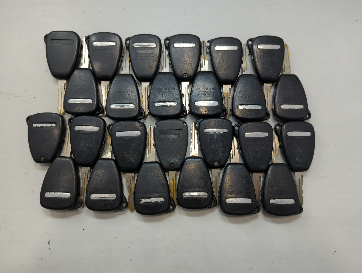 Lot of 25 Dodge Keyless Entry Remote Fob OHT692715AA | M3N5WY72XX MIXED - Oemusedautoparts1.com