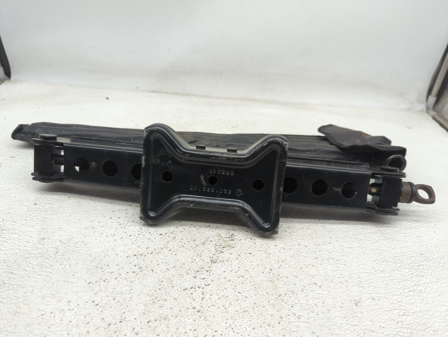 Dodge Dakota Spare Scissor Car Jack 934002 - Oemusedautoparts1.com