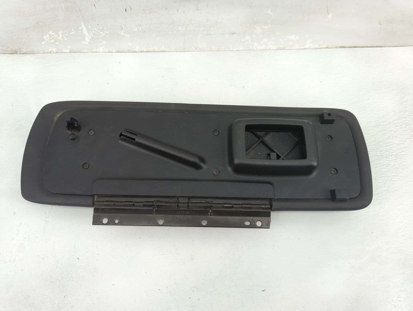 2002-2004 Dodge Dakota Center Console Armrest Cover Lid Fits Fits 2002 2003 2004 OEM Used Auto Parts - Oemusedautoparts1.com