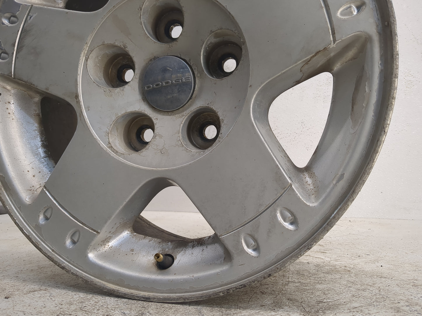 2005-2005 Dodge Durango Oem Wheel Rim - Oemusedautoparts1.com