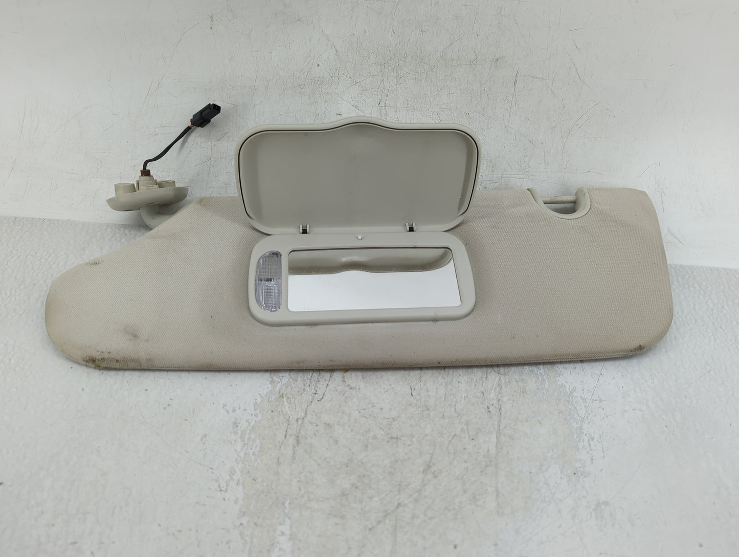 2008-2010 Dodge Grand Caravan Sun Visor Shade Replacement Driver Left Mirror Fits Fits 2008 2009 2010 OEM Used Auto Parts -