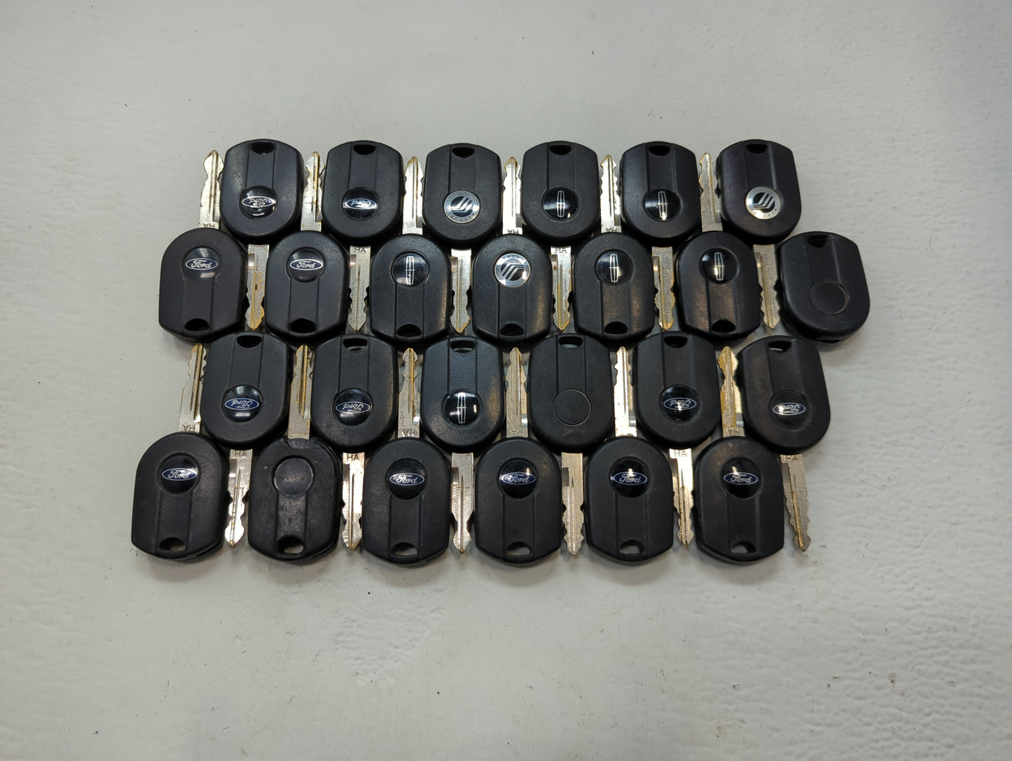 Lot of 25 Ford Keyless Entry Remote Fob OUCD6000022 | CWTWB1U722 MIXED - Oemusedautoparts1.com