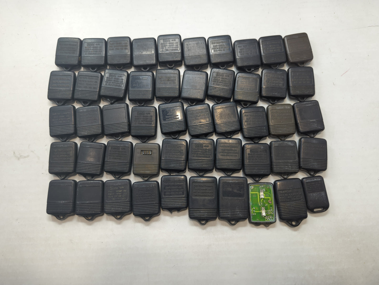 Lot of 50 Ford Keyless Entry Remote Fob MIXED FCC IDS MIXED PART NUMBERS - Oemusedautoparts1.com