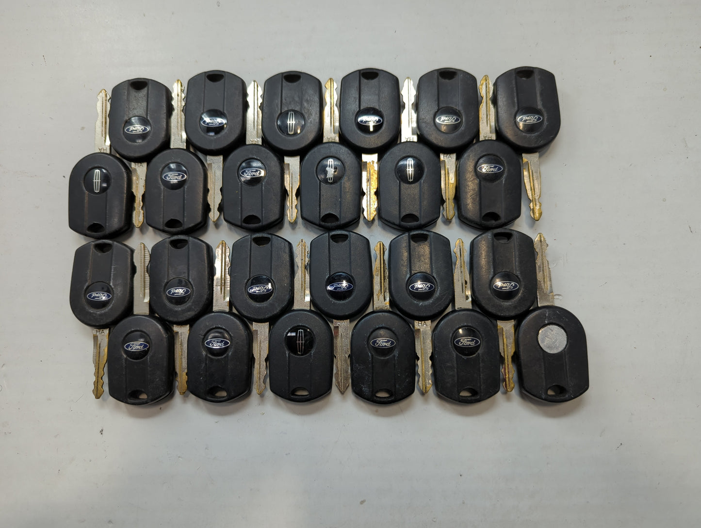 Lot of 25 Ford Keyless Entry Remote Fob MIXED FCC IDS MIXED PART NUMBERS - Oemusedautoparts1.com