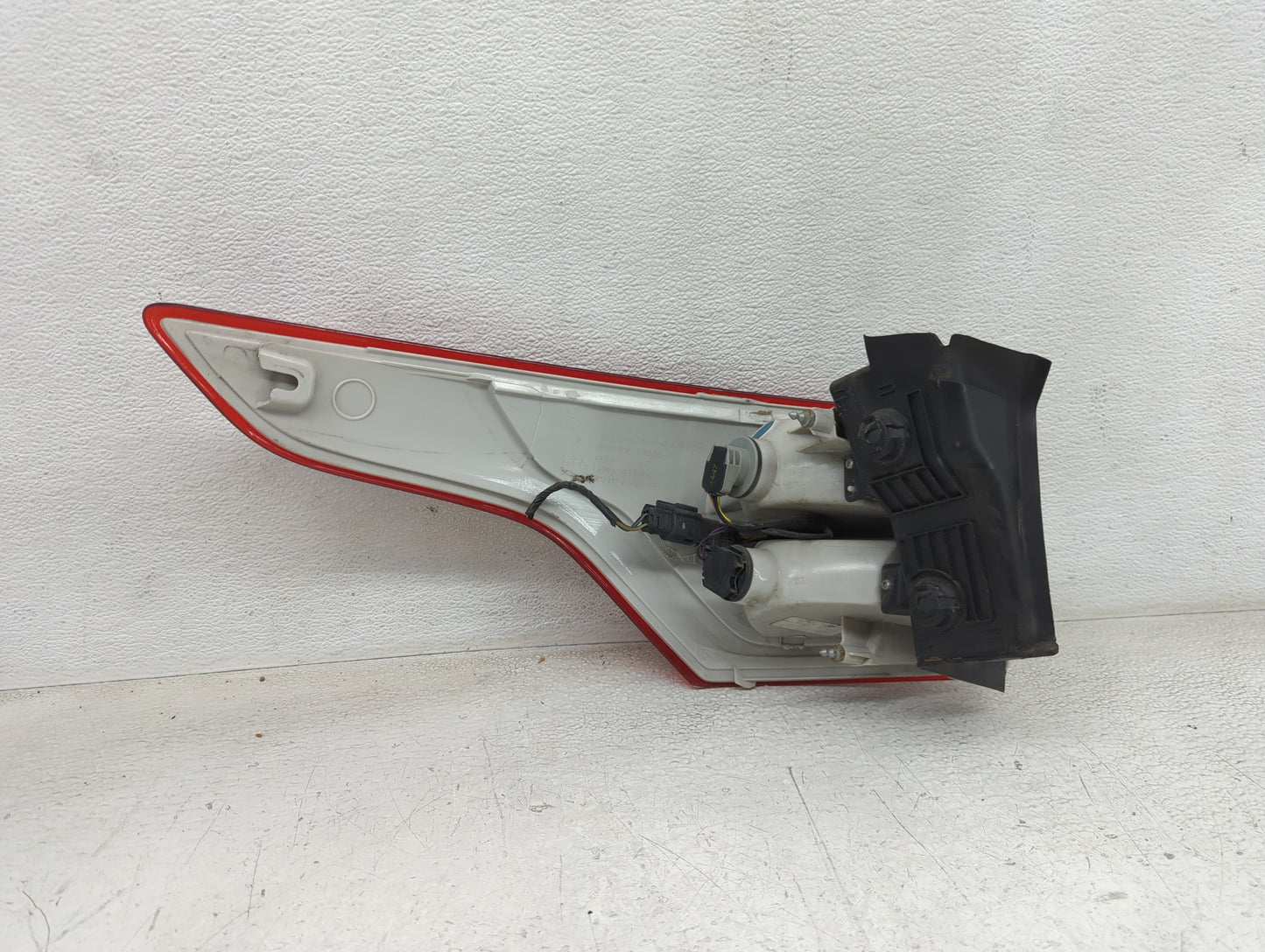 2013-2016 Ford Escape Tail Light Assembly Passenger Right OEM Fits Fits 2013 2014 2015 2016 OEM Used Auto Parts - Oemusedaut