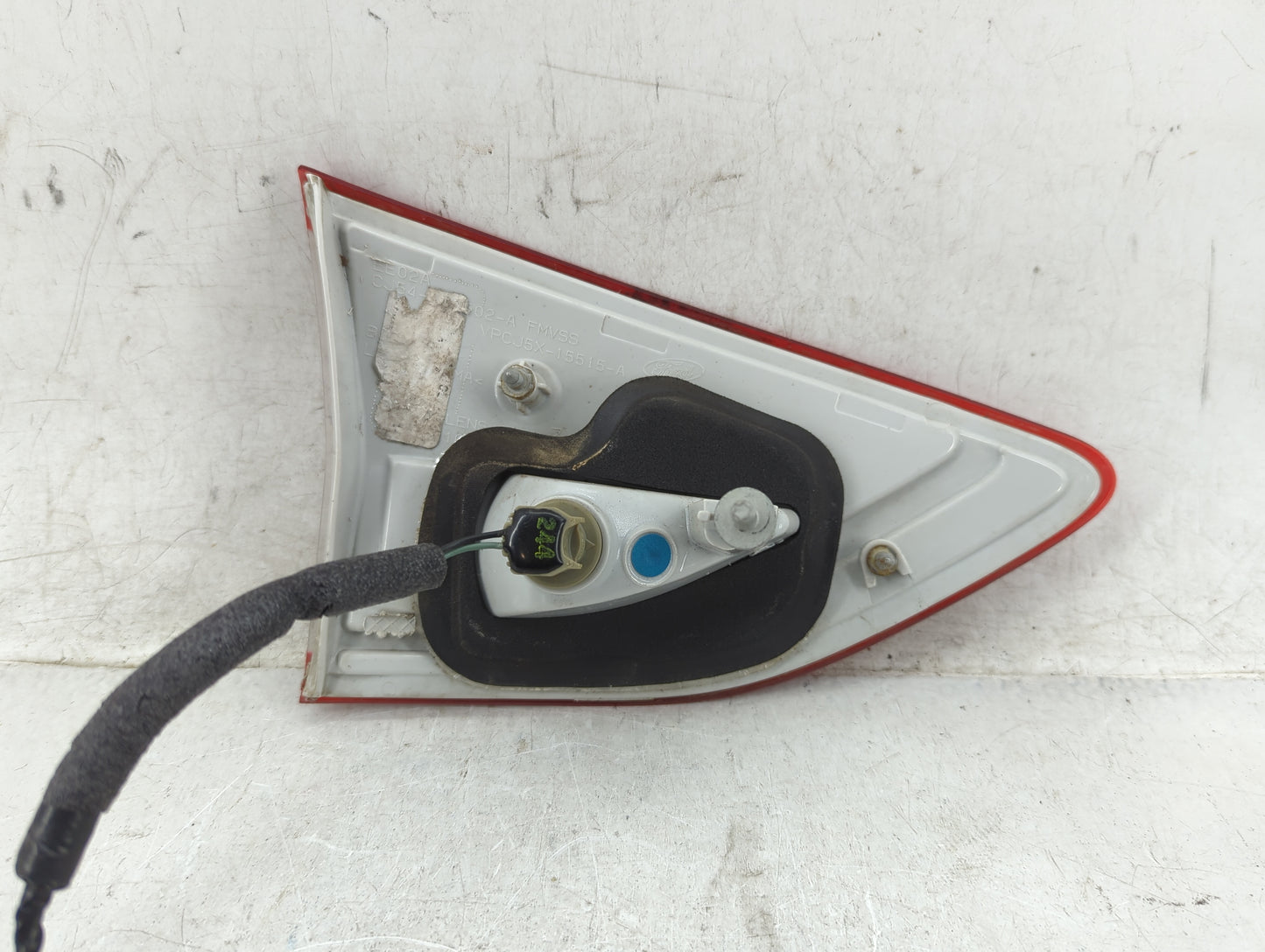 2013-2016 Ford Escape Passenger Right Side Deck Lid Mounted Tail Light - Oemusedautoparts1.com