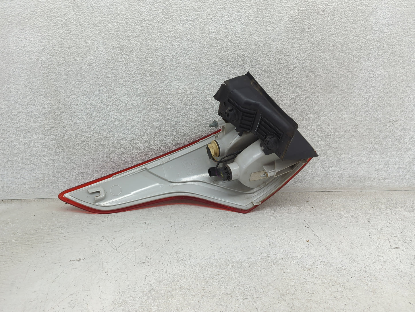 2013-2016 Ford Escape Tail Light Assembly Passenger Right OEM Fits Fits 2013 2014 2015 2016 OEM Used Auto Parts - Oemusedaut