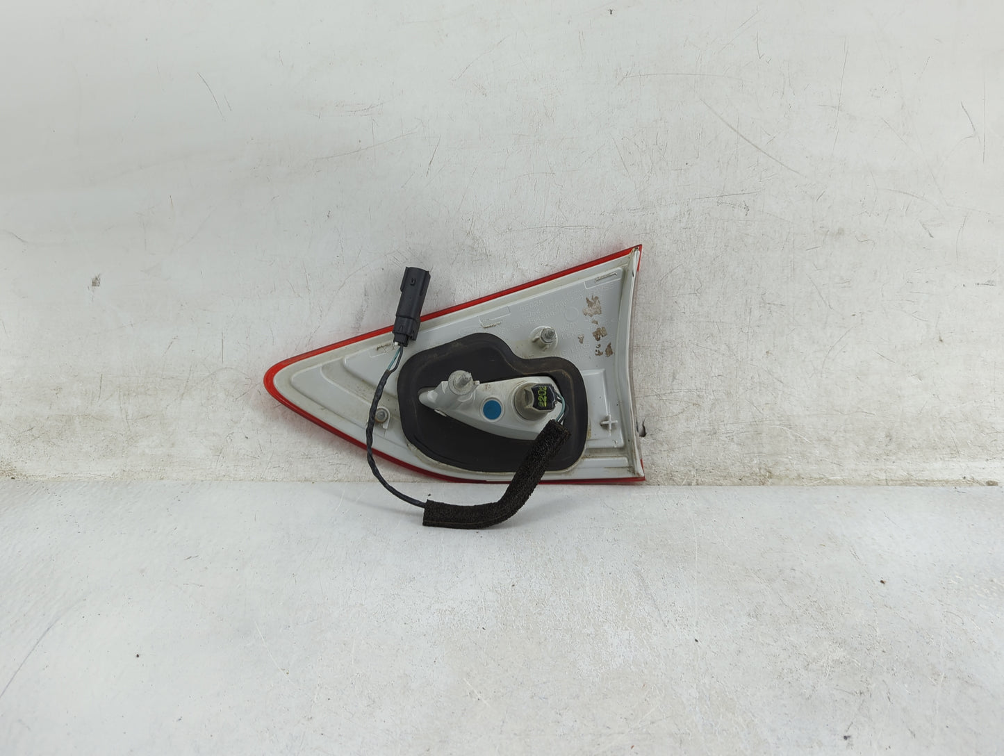 2013-2016 Ford Escape Driver Left Side Deck Lid Mounted Tail Light 1154266 - Oemusedautoparts1.com