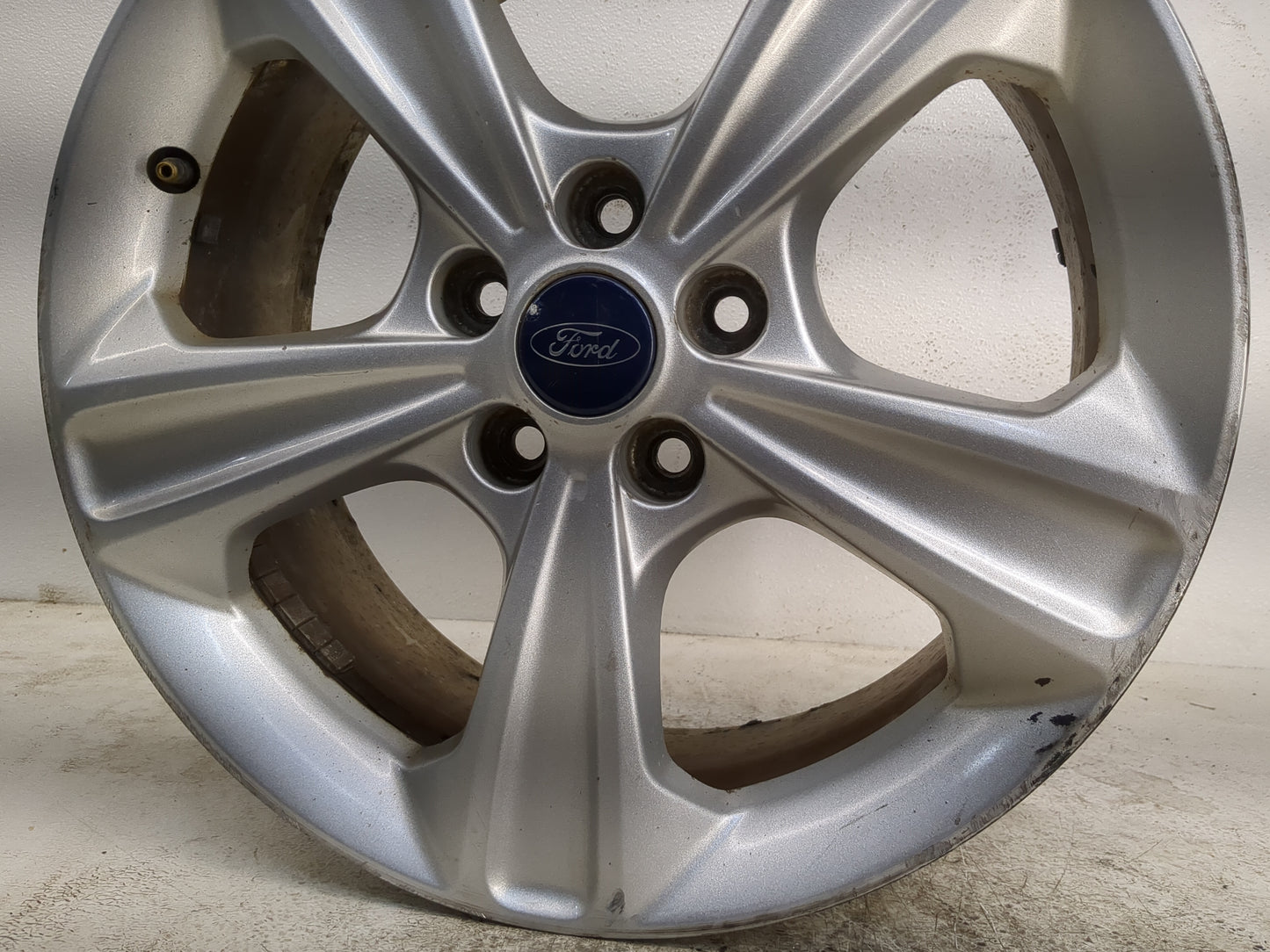 2013-2016 Ford Escape Oem Wheel Rim - Oemusedautoparts1.com