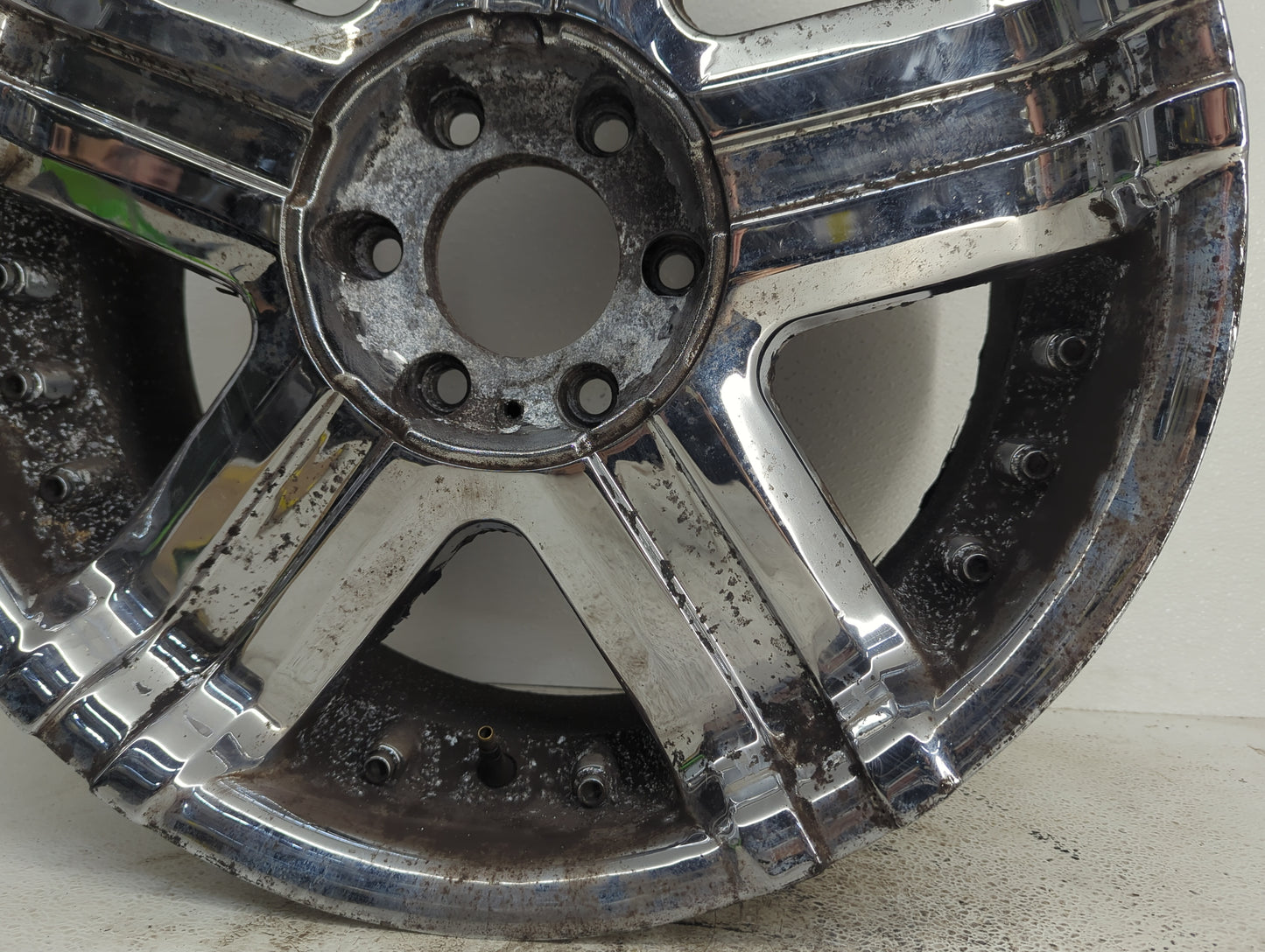 Ford F-250 Oem Wheel Rim 1097586 - Oemusedautoparts1.com