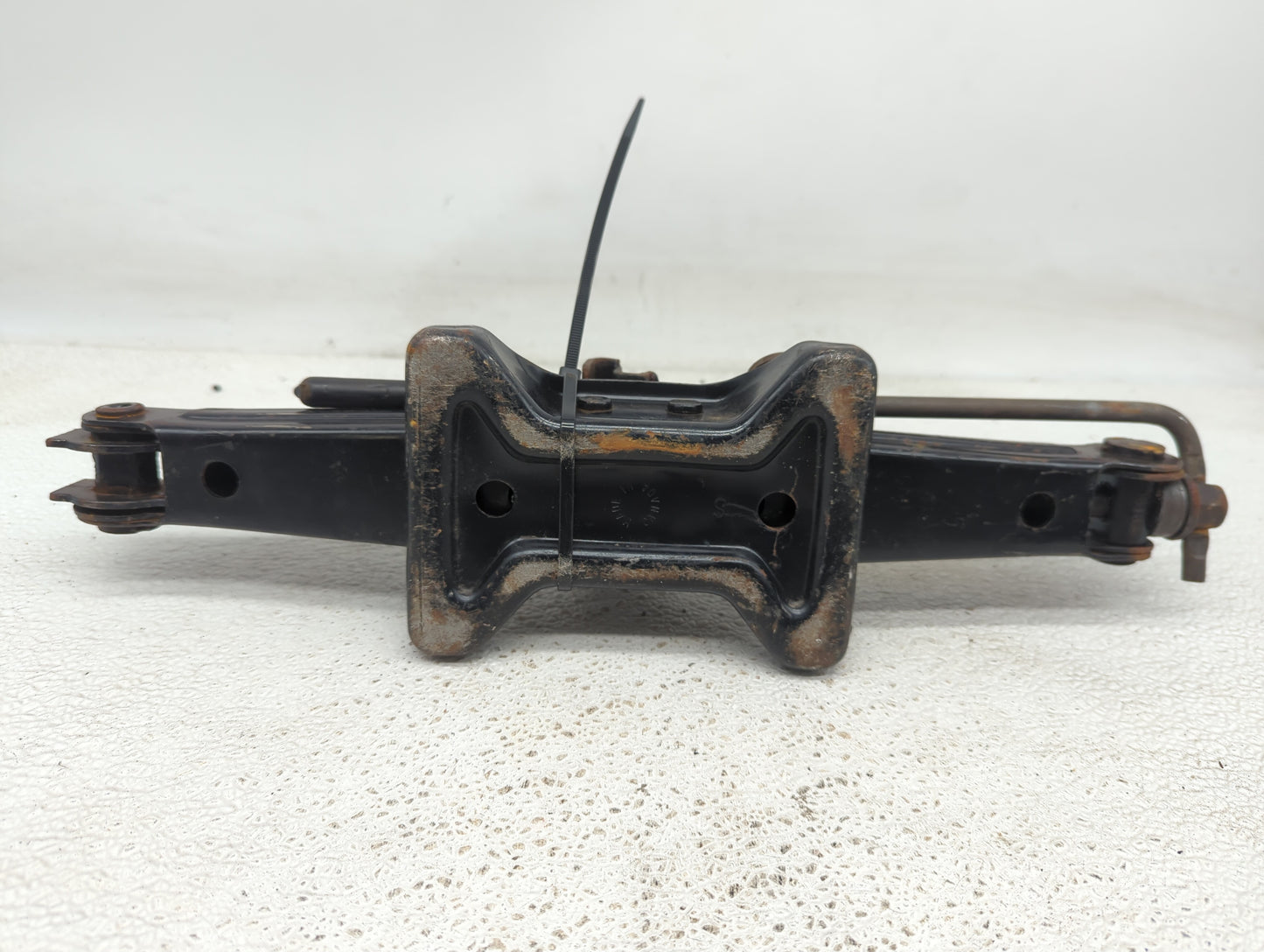 2001 Ford Focus Spare Scissor Car Jack - Oemusedautoparts1.com