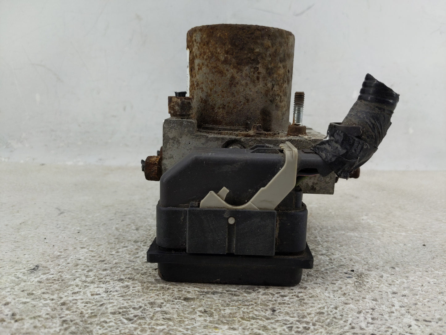 0 Ford Ford F150 Pickup ABS Pump Control Module Replacement Fits OEM Used Auto Parts - Oemusedautoparts1.com