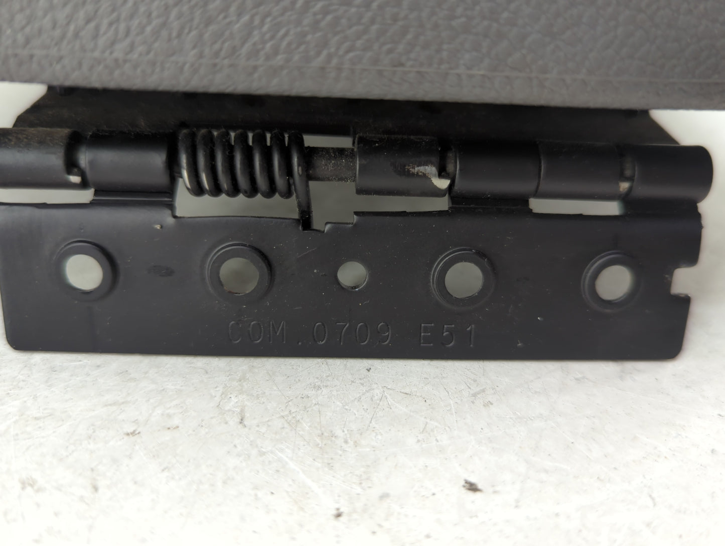 2005-2007 Ford Freestyle Center Console Armrest Cover Lid Fits Fits 2005 2006 2007 OEM Used Auto Parts - Oemusedautoparts1.c