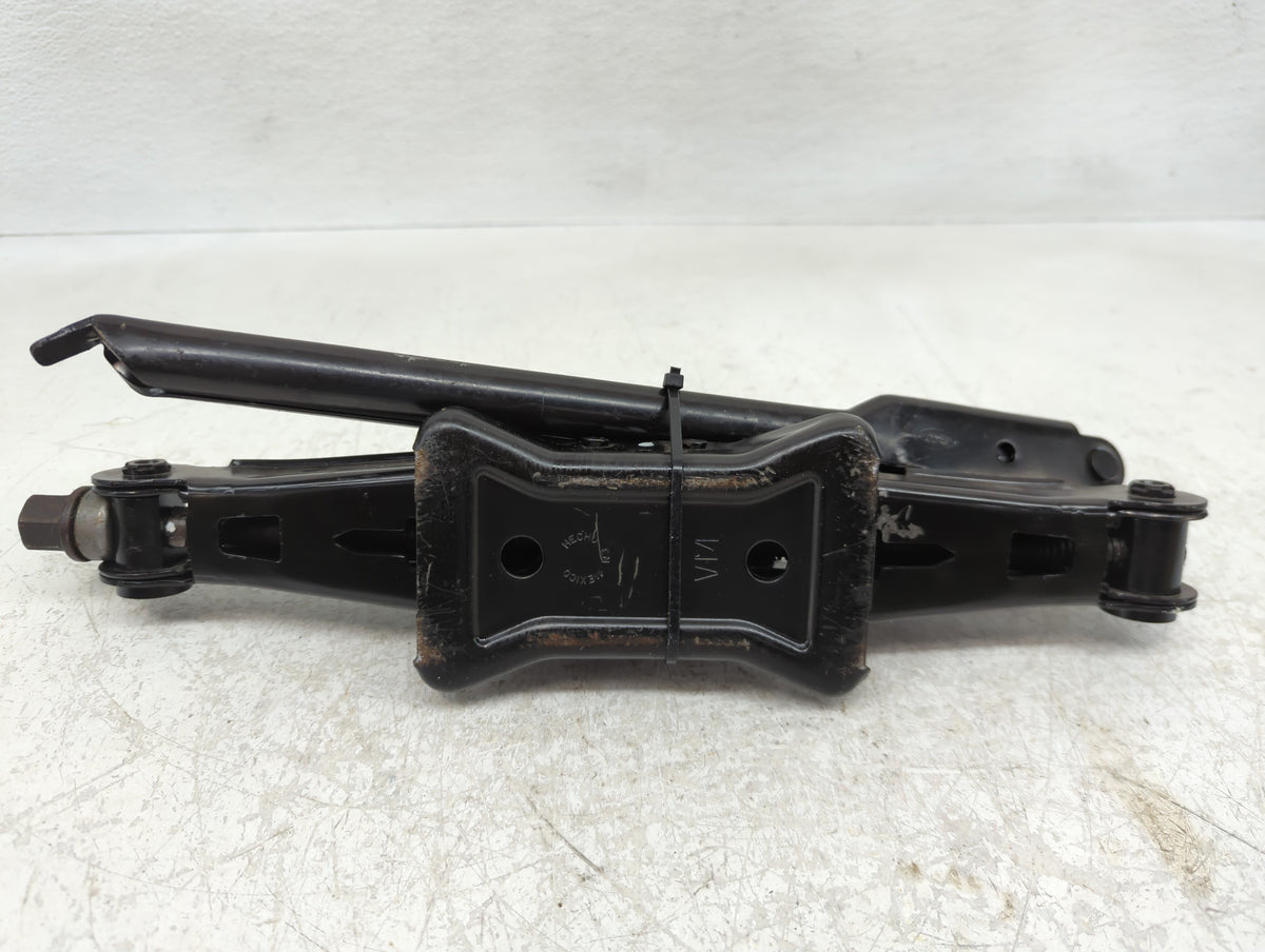 Ford Fusion Spare Scissor Car Jack 1085673 - Oemusedautoparts1.com