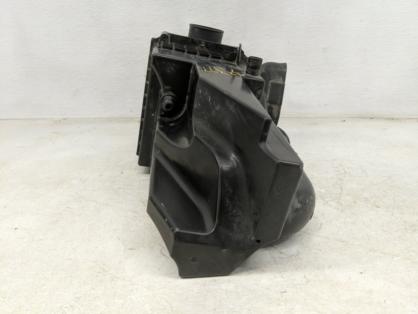 2013-2019 Ford Taurus Tail Light Assembly Driver Left OEM Fits Fits 2013 2014 2015 2016 2017 2018 2019 OEM Used Auto Parts -