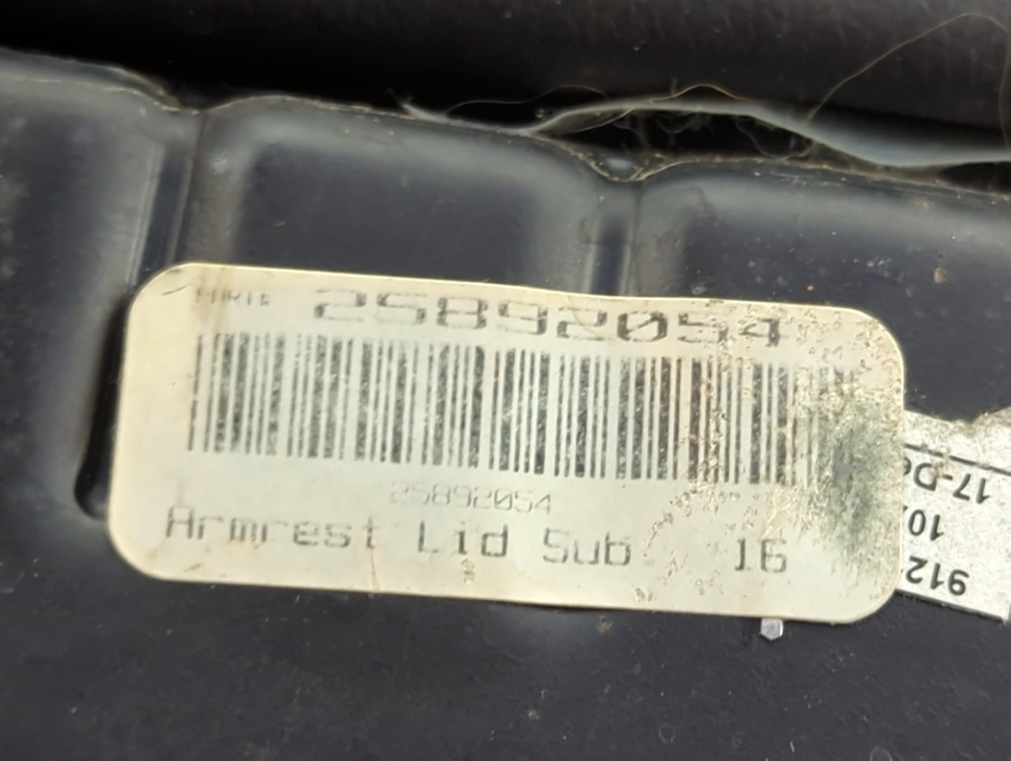 2007-2012 Gmc Acadia Center Console Armrest Cover Lid Fits Fits 2007 2008 2009 2010 2011 2012 OEM Used Auto Parts - Oemuseda