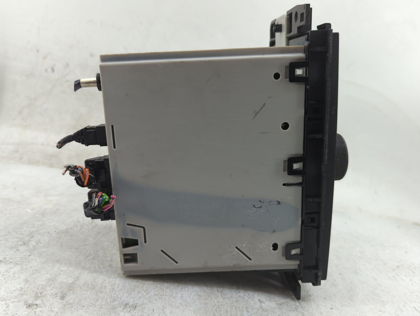 2010 Gmc Acadia Radio AM FM Cd Player Receiver Replacement Fits OEM Used Auto Parts - Oemusedautoparts1.com