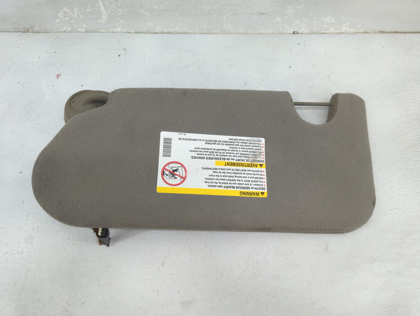 2002-2004 Gmc Envoy Sun Visor Shade Replacement Passenger Right Mirror Fits Fits 2002 2003 2004 OEM Used Auto Parts - Oemuse