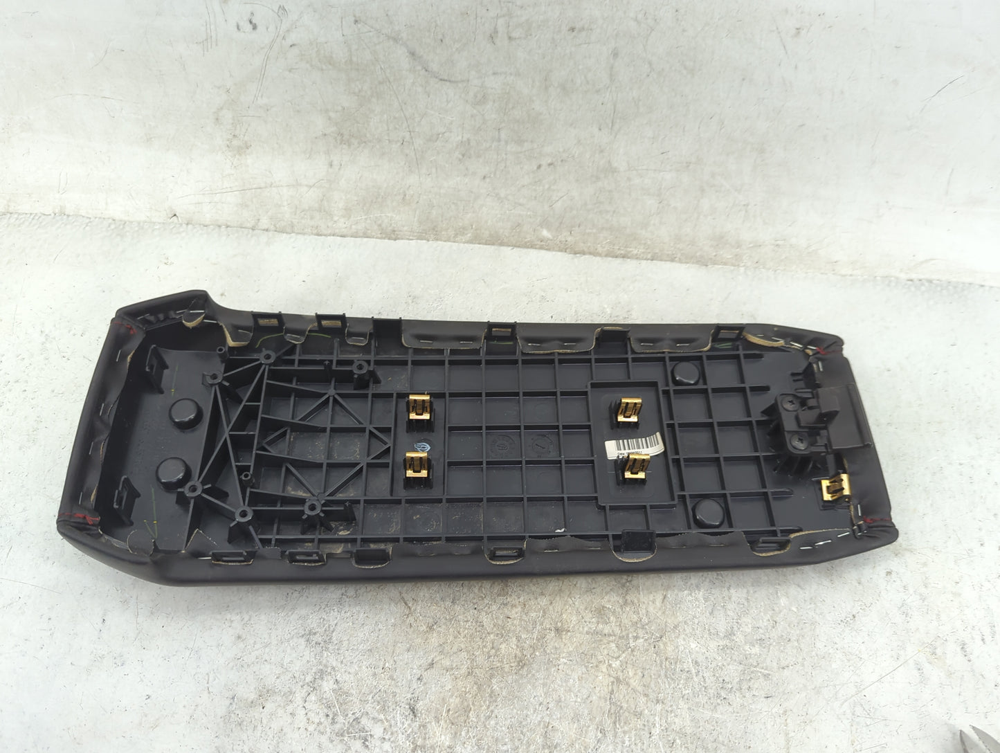 2010-2011 Gmc Terrain Center Console Armrest Cover Lid Fits Fits 2010 2011 OEM Used Auto Parts - Oemusedautoparts1.com