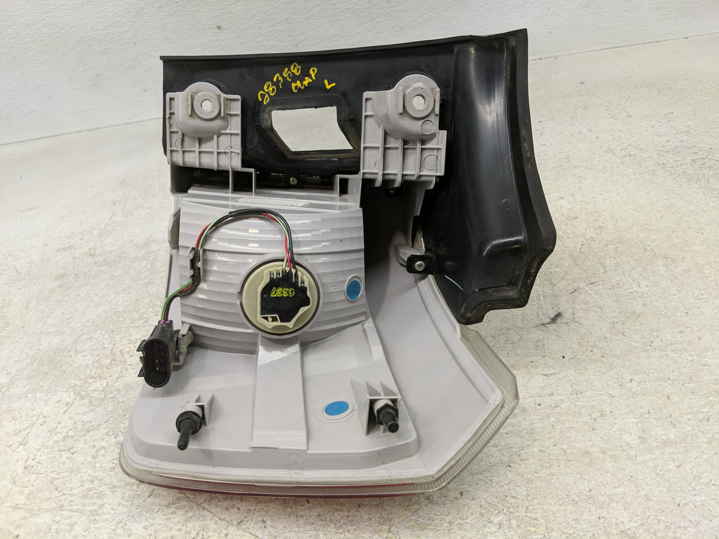 2013-2017 Gmc Terrain Driver Left Side Deck Lid Mounted Tail Light - Oemusedautoparts1.com