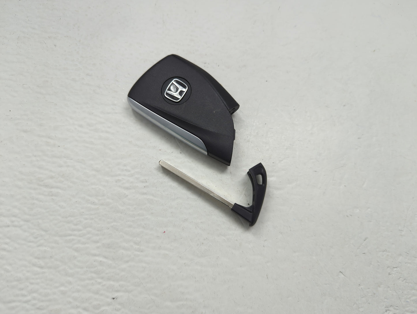 Honda Keyless Entry Remote Fob YG0G21TB2 85160461 5 buttons - Oemusedautoparts1.com
