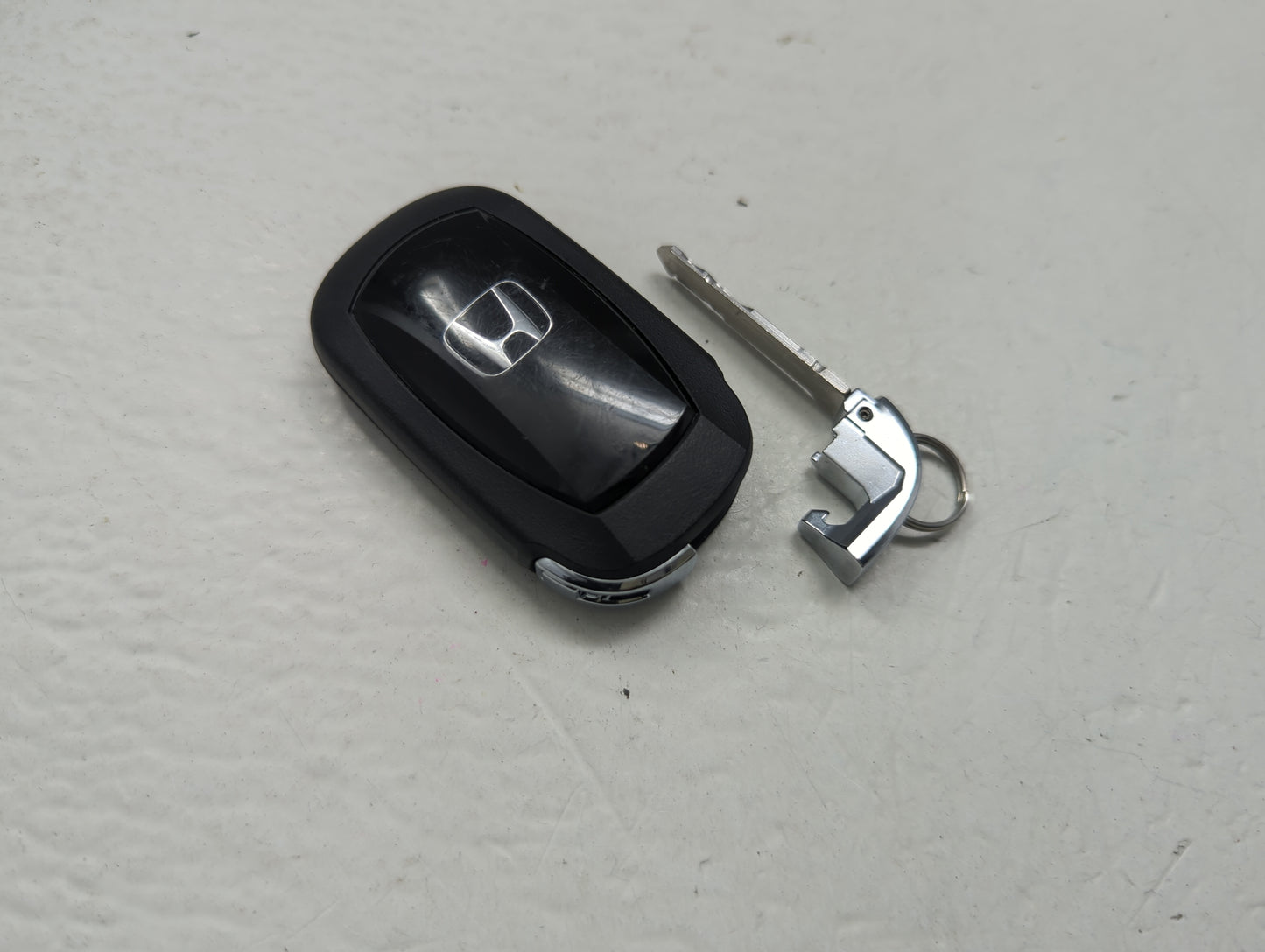 Honda Keyless Entry Remote Fob KR5TP-4 72147-T20-Y11 4 buttons - Oemusedautoparts1.com