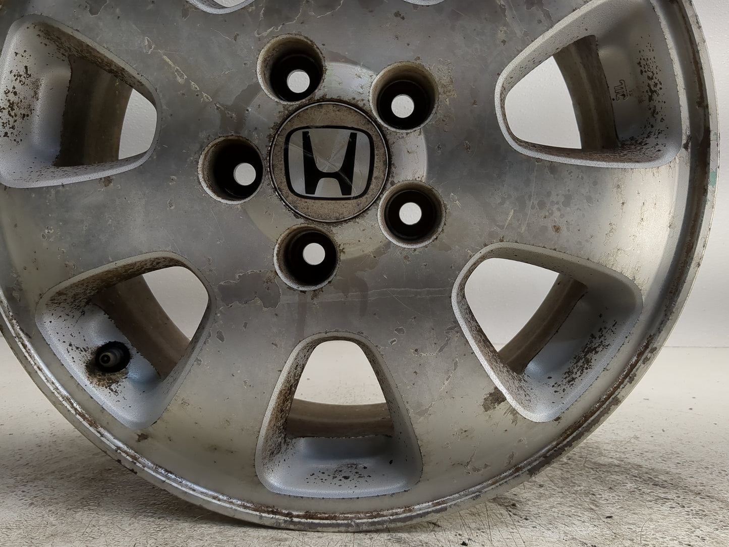2002-2004 Honda Odyssey Oem Wheel Rim - Oemusedautoparts1.com