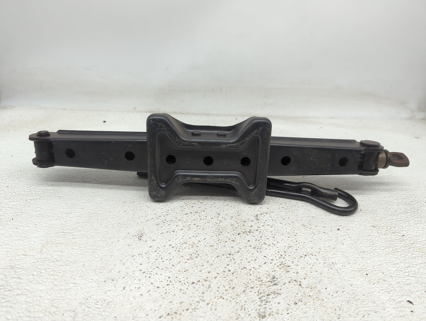 2007 Honda Pilot Spare Scissor Car Jack - Oemusedautoparts1.com