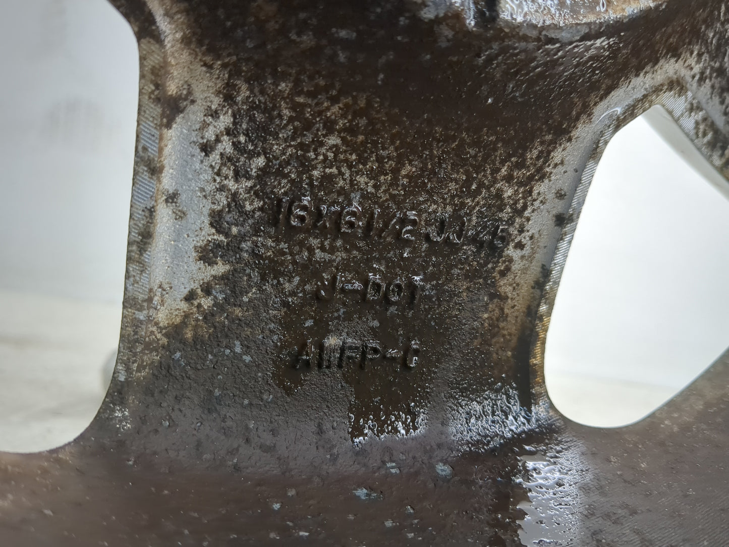 2005-2005 Honda Pilot Oem Wheel Rim 1381892 - Oemusedautoparts1.com