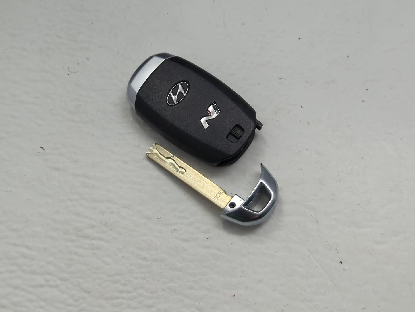Hyundai Keyless Entry Remote Fob SYEC3FOB1908 SYEC3FOB1908 5 buttons - Oemusedautoparts1.com