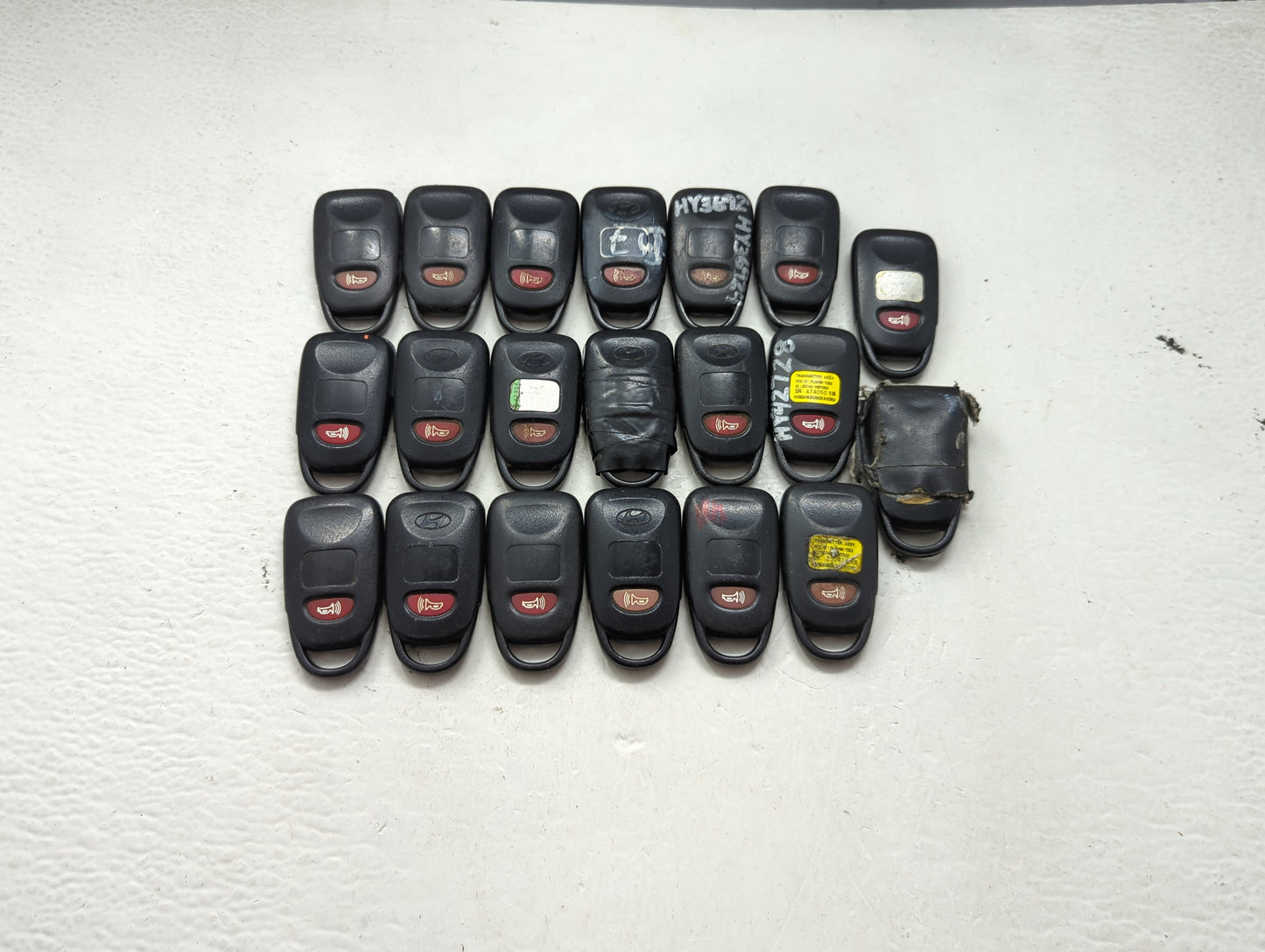 Lot of 20 Hyundai Keyless Entry Remote Fob UNKNOWN UNKNOWN 1476620 - Oemusedautoparts1.com
