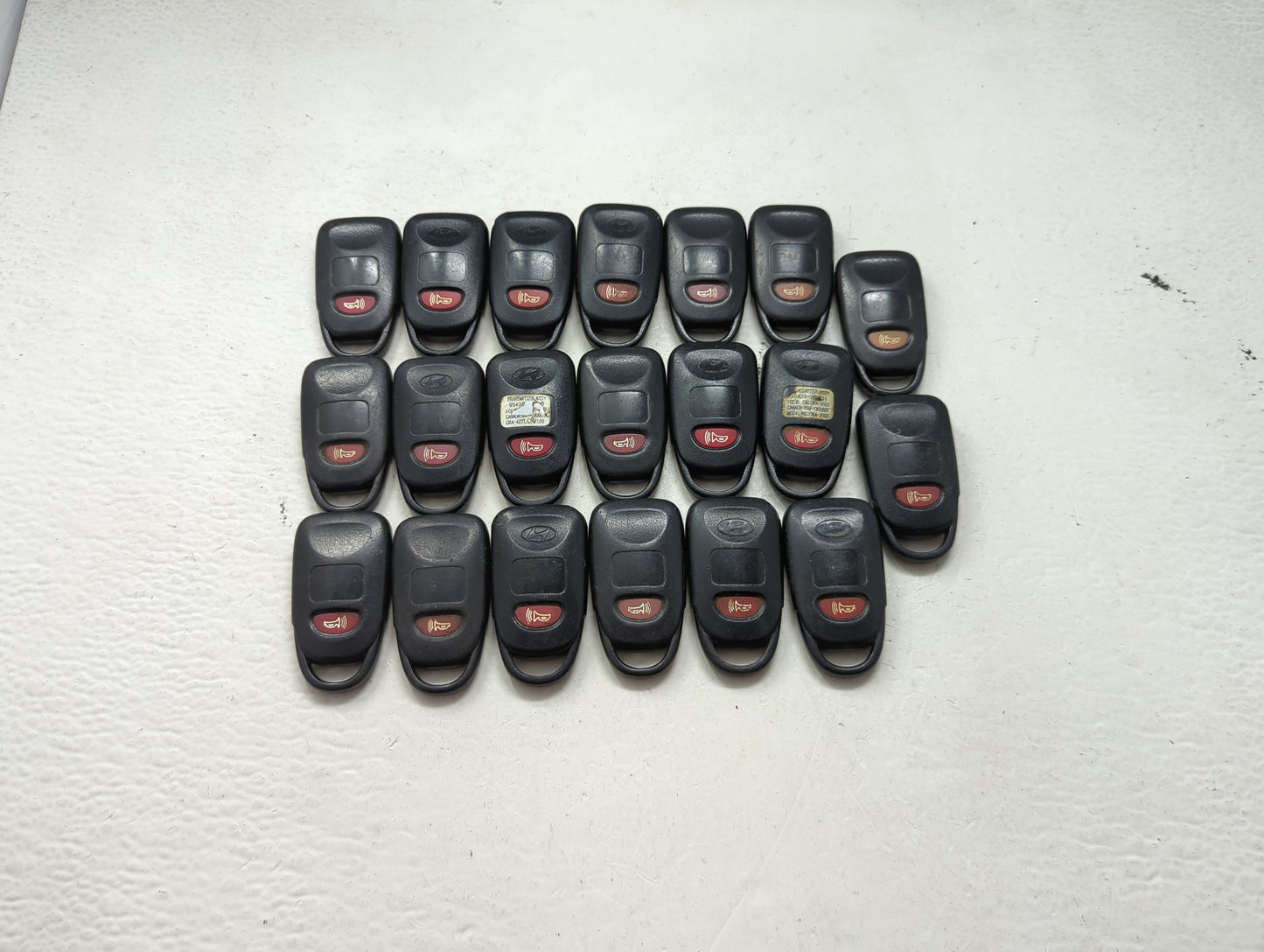 Lot of 20 Hyundai Keyless Entry Remote Fob UNKNOWN UNKNOWN 1476621 - Oemusedautoparts1.com