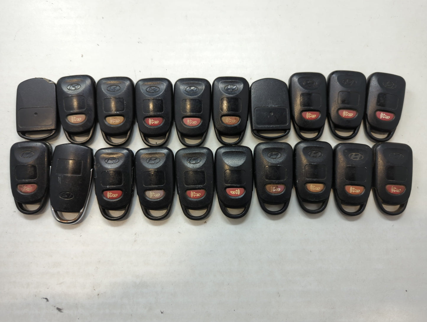 Lot of 20 Hyundai Keyless Entry Remote Fob MIXED FCC IDS MIXED PART - Oemusedautoparts1.com