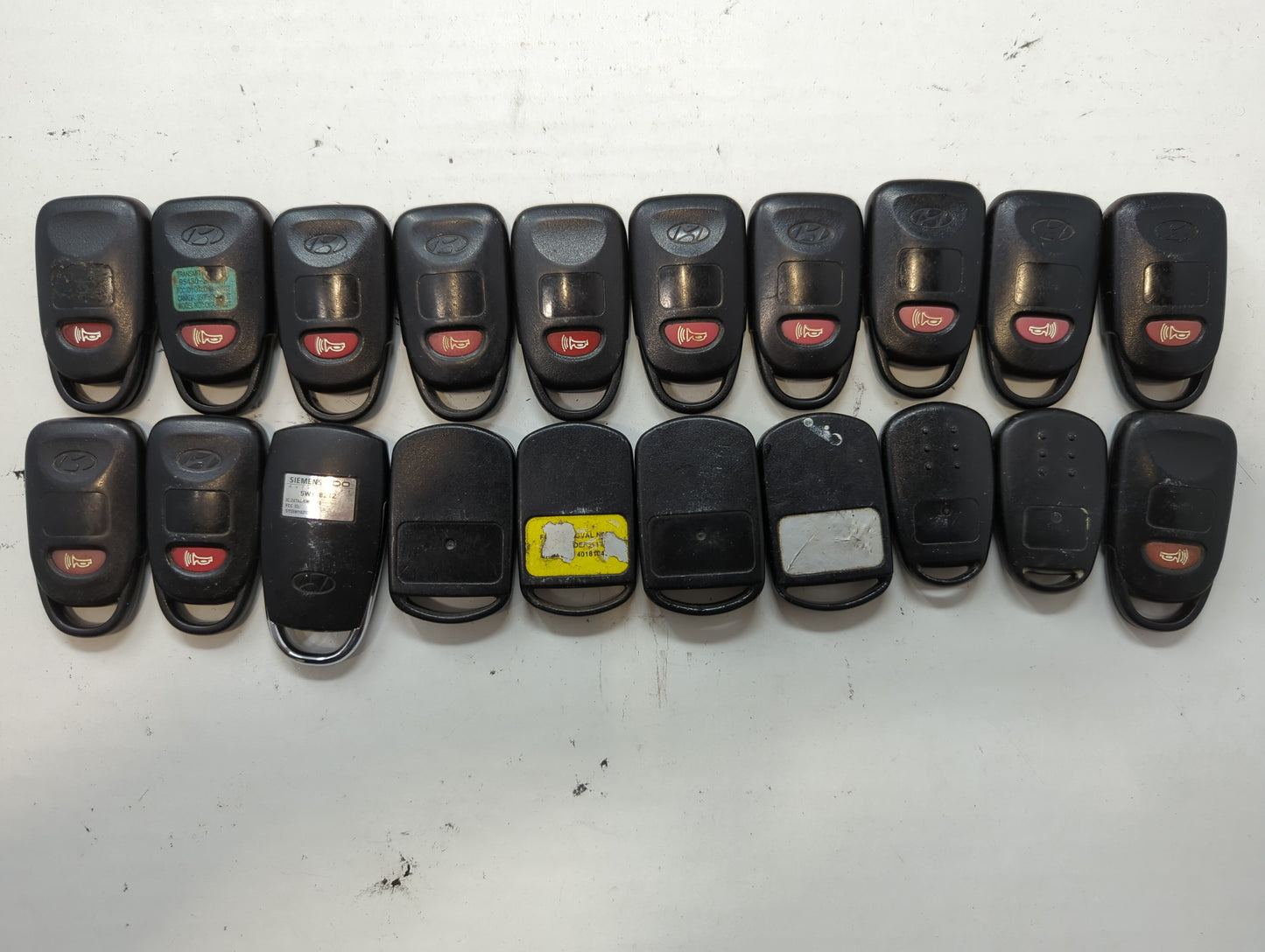 Lot of 20 Hyundai Keyless Entry Remote Fob MIXED FCC IDS MIXED PART - Oemusedautoparts1.com
