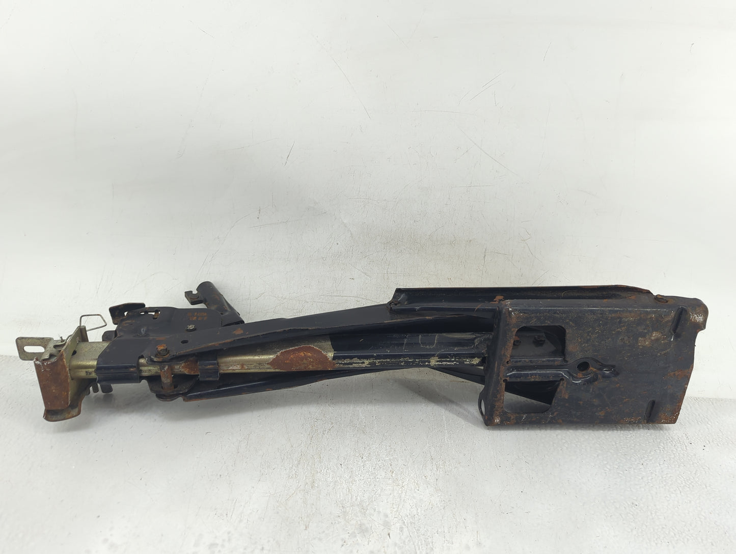 2000 Hyundai Accent Spare Scissor Car Jack - Oemusedautoparts1.com
