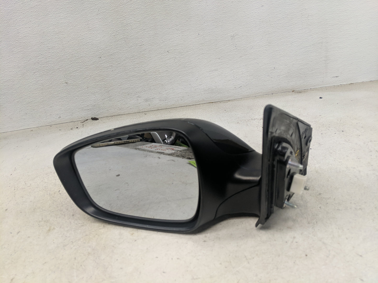 2011-2015 Hyundai Elantra Driver Side View Mirror - Left Door Mirror OEM Used - Oemusedautoparts1.com