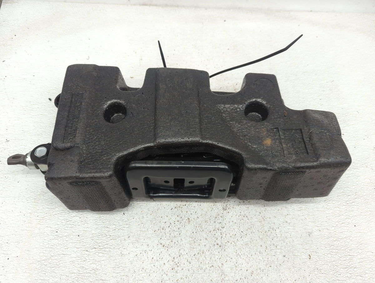 2010 Hyundai Santa Fe Spare Scissor Car Jack - Oemusedautoparts1.com