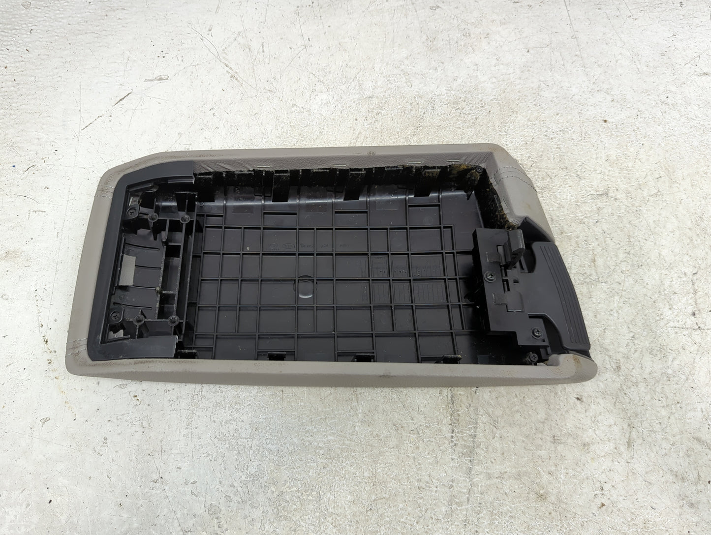 2015-2017 Hyundai Sonata Center Console Armrest Cover Lid Fits Fits 2015 2016 2017 OEM Used Auto Parts - Oemusedautoparts1.c