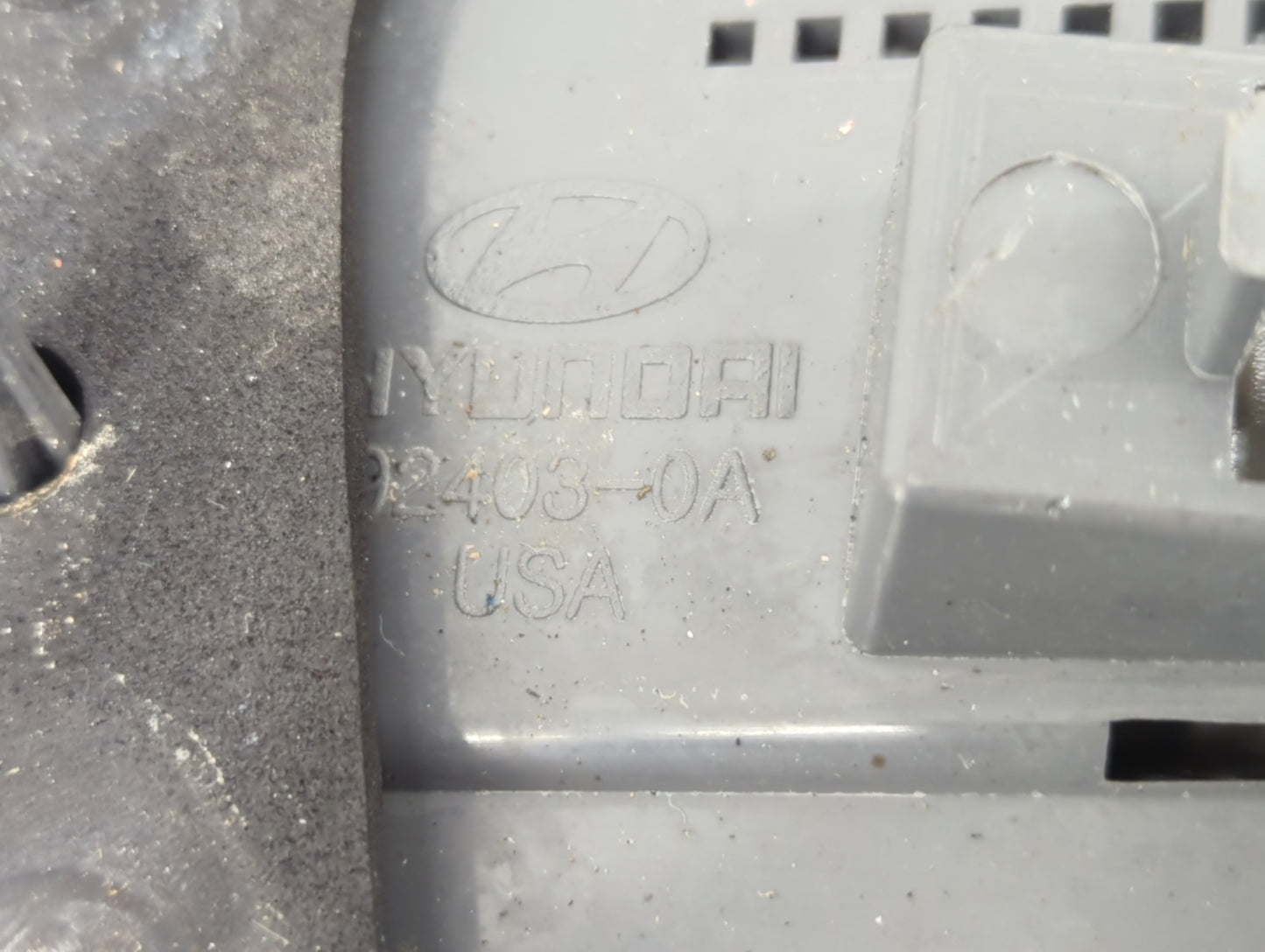 2009-2010 Hyundai Sonata Driver Left Side Deck Lid Mounted Tail Light - Oemusedautoparts1.com