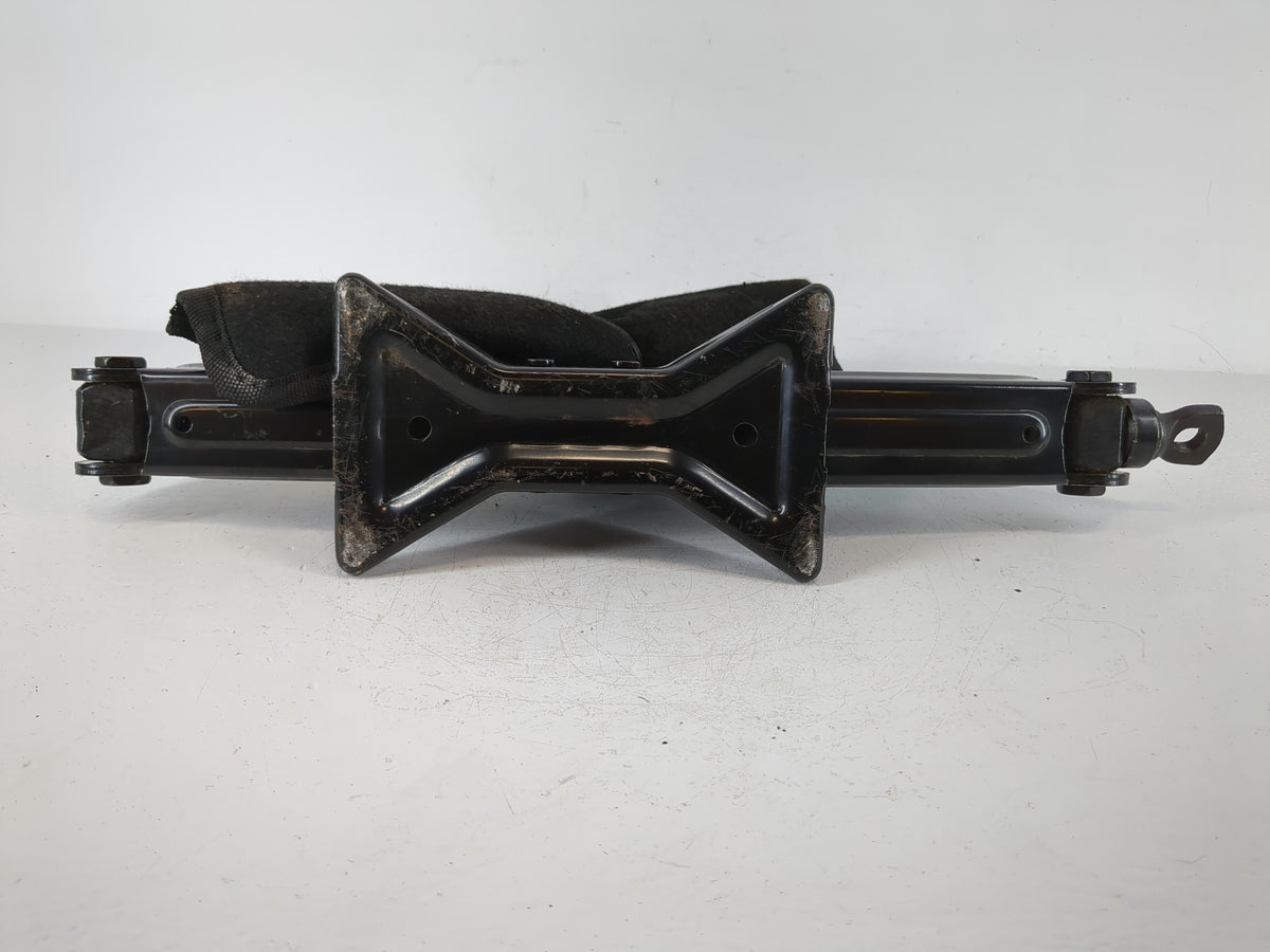 Hyundai Tucson Spare Scissor Car Jack 1120375 - Oemusedautoparts1.com