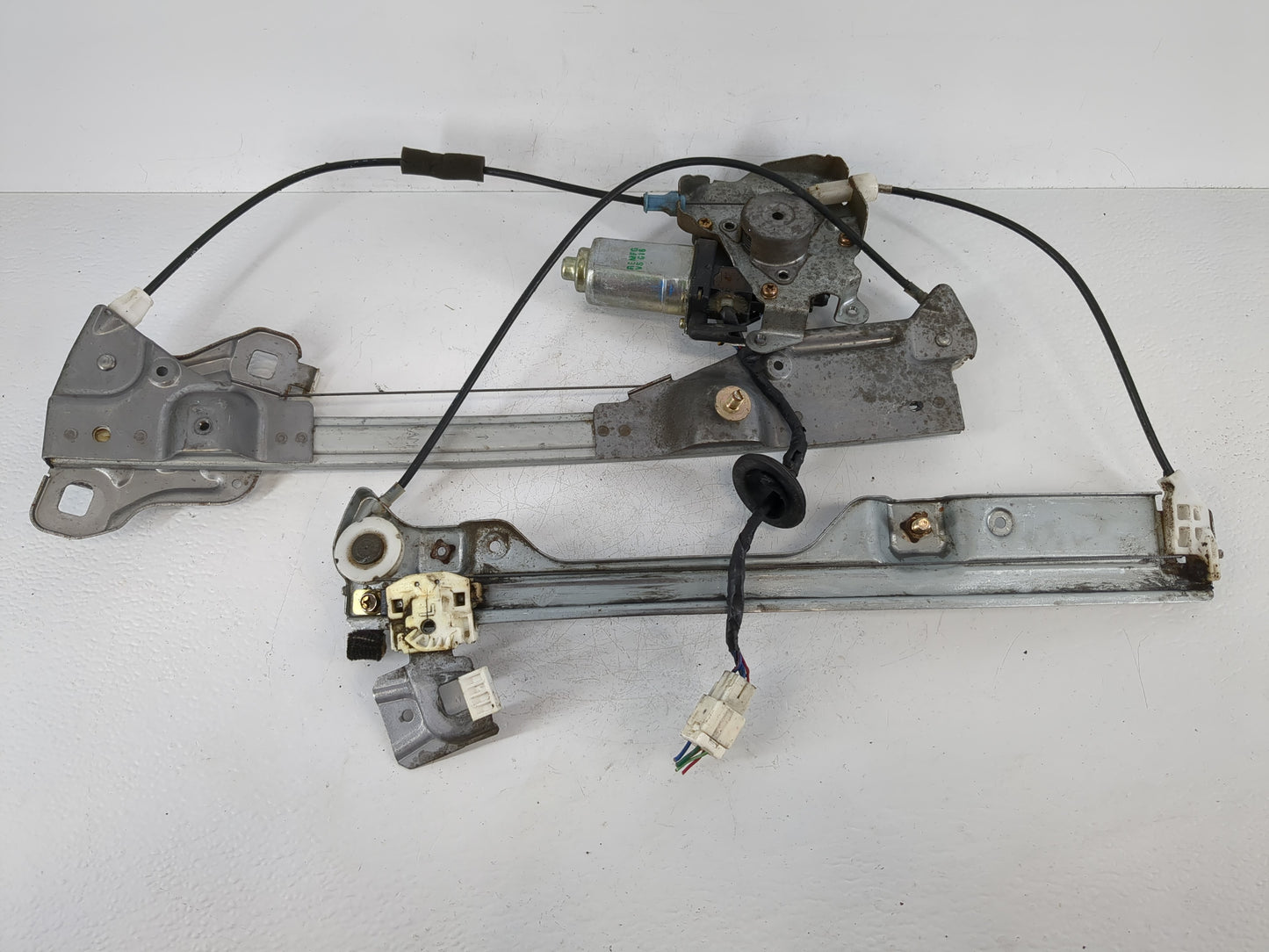 2003-2007 Infiniti G35 Driver Front Left Power Window Motor - Oemusedautoparts1.com
