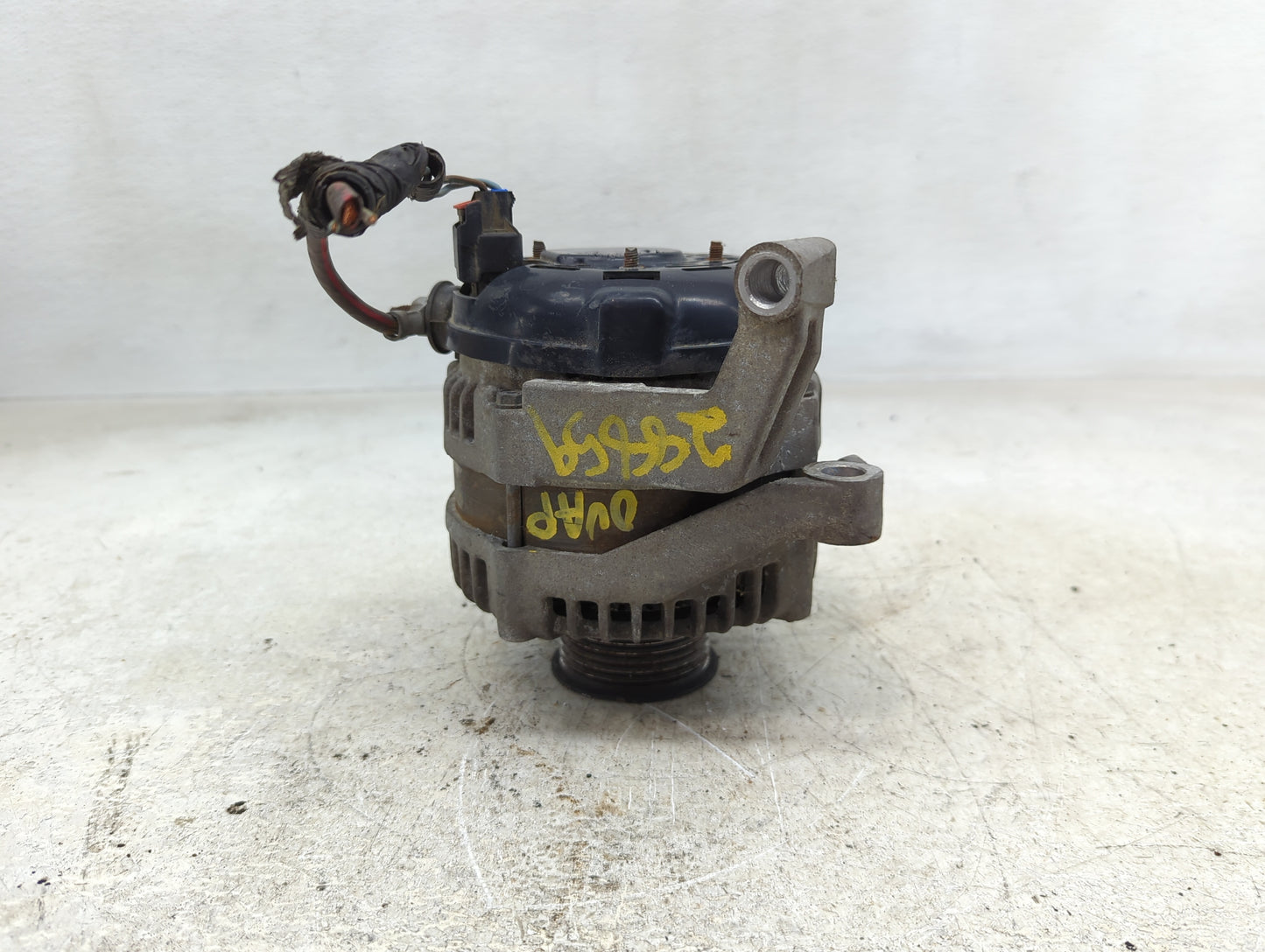 2006-2010 Jeep Grand Cherokee Alternator Replacement Generator Charging Assembly Engine OEM Fits OEM Used Auto Parts - Oemus