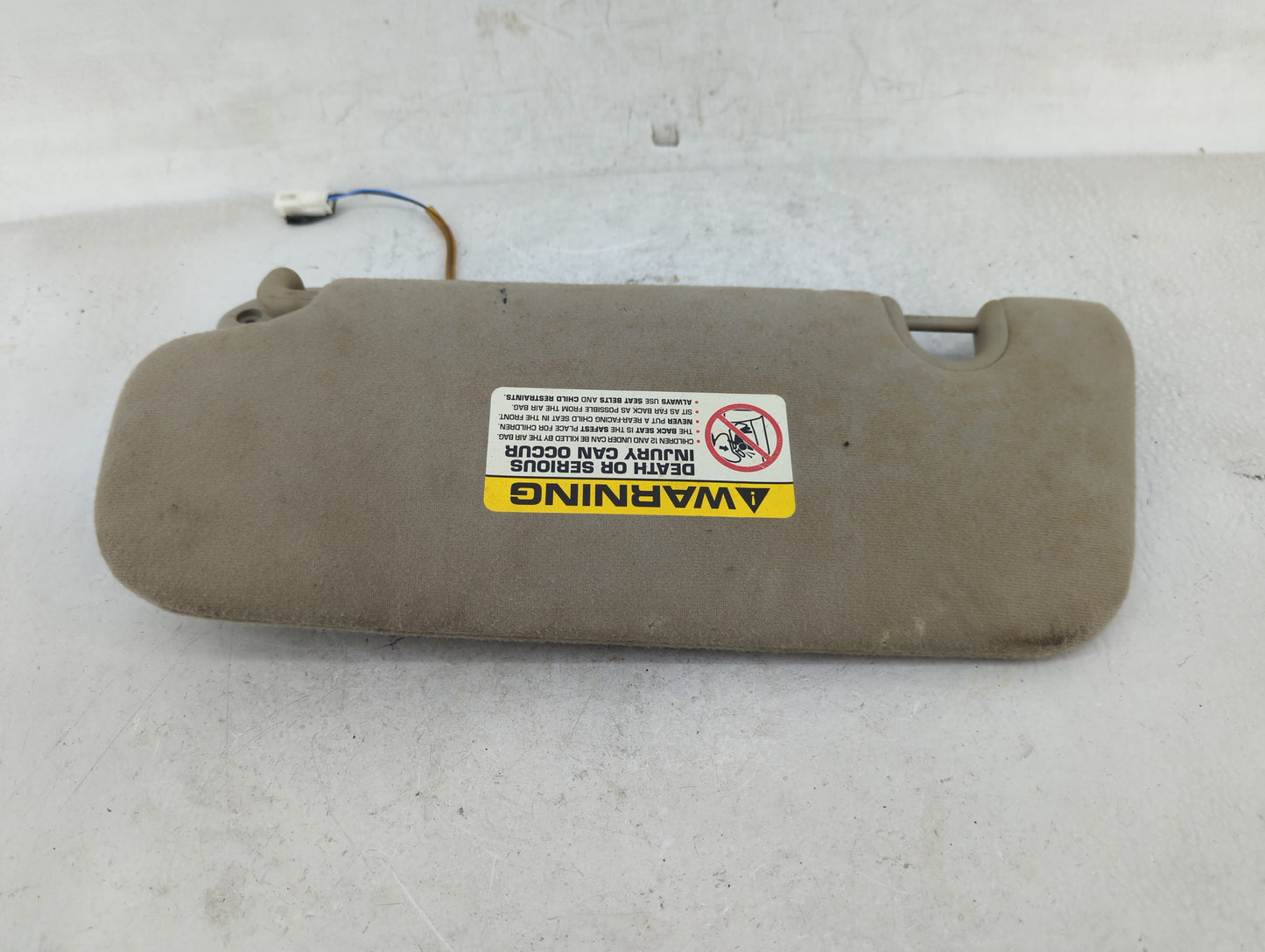 2002-2003 Jeep Liberty Sun Visor Shade Replacement Driver Left Mirror Fits Fits 2002 2003 OEM Used Auto Parts - Oemusedautop