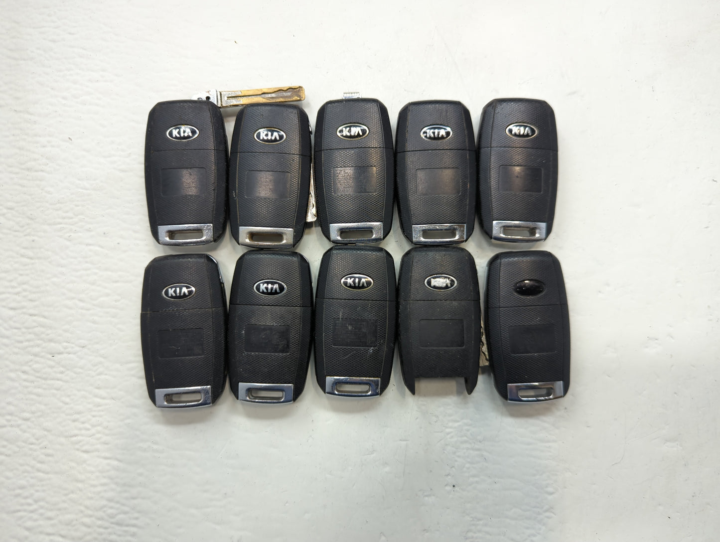 Lot of 10 Kia Keyless Entry Remote Fob MIXED FCC IDS MIXED PART NUMBERS - Oemusedautoparts1.com