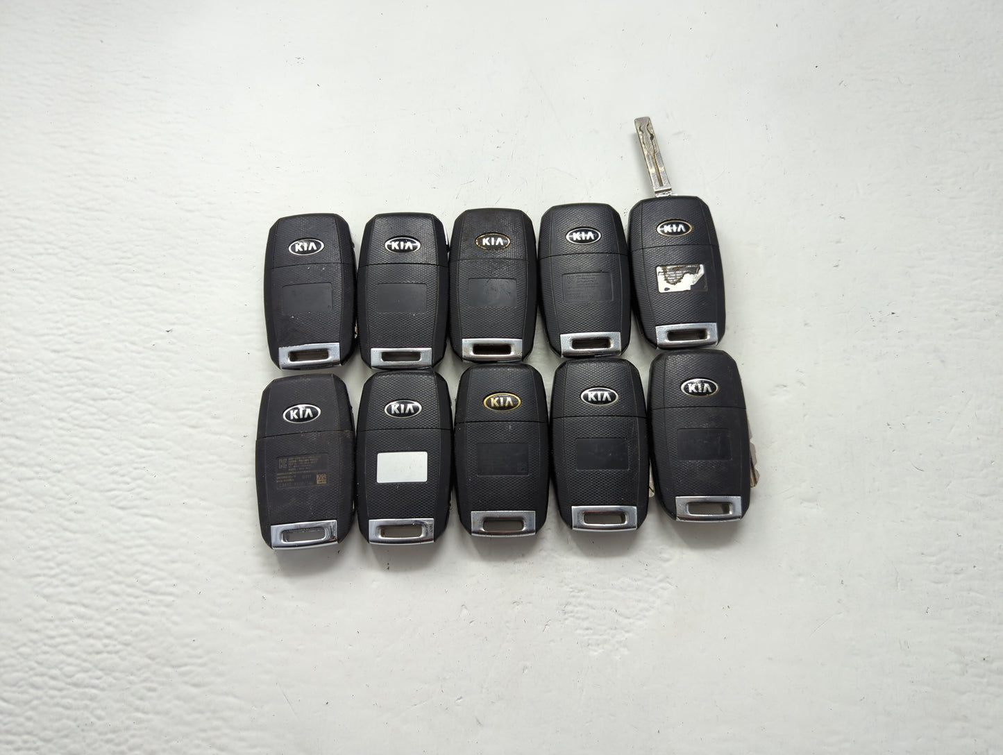Lot of 10 Kia Keyless Entry Remote Fob MIXED FCC IDS MIXED PART NUMBERS - Oemusedautoparts1.com