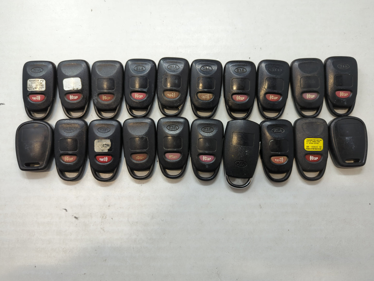 Lot of 20 Kia Keyless Entry Remote Fob MIXED FCC IDS MIXED PART NUMBERS - Oemusedautoparts1.com