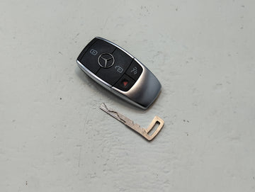 Mercedes-Benz Keyless Entry Remote Fob NBGDM3 A1779056106Q02 4 buttons