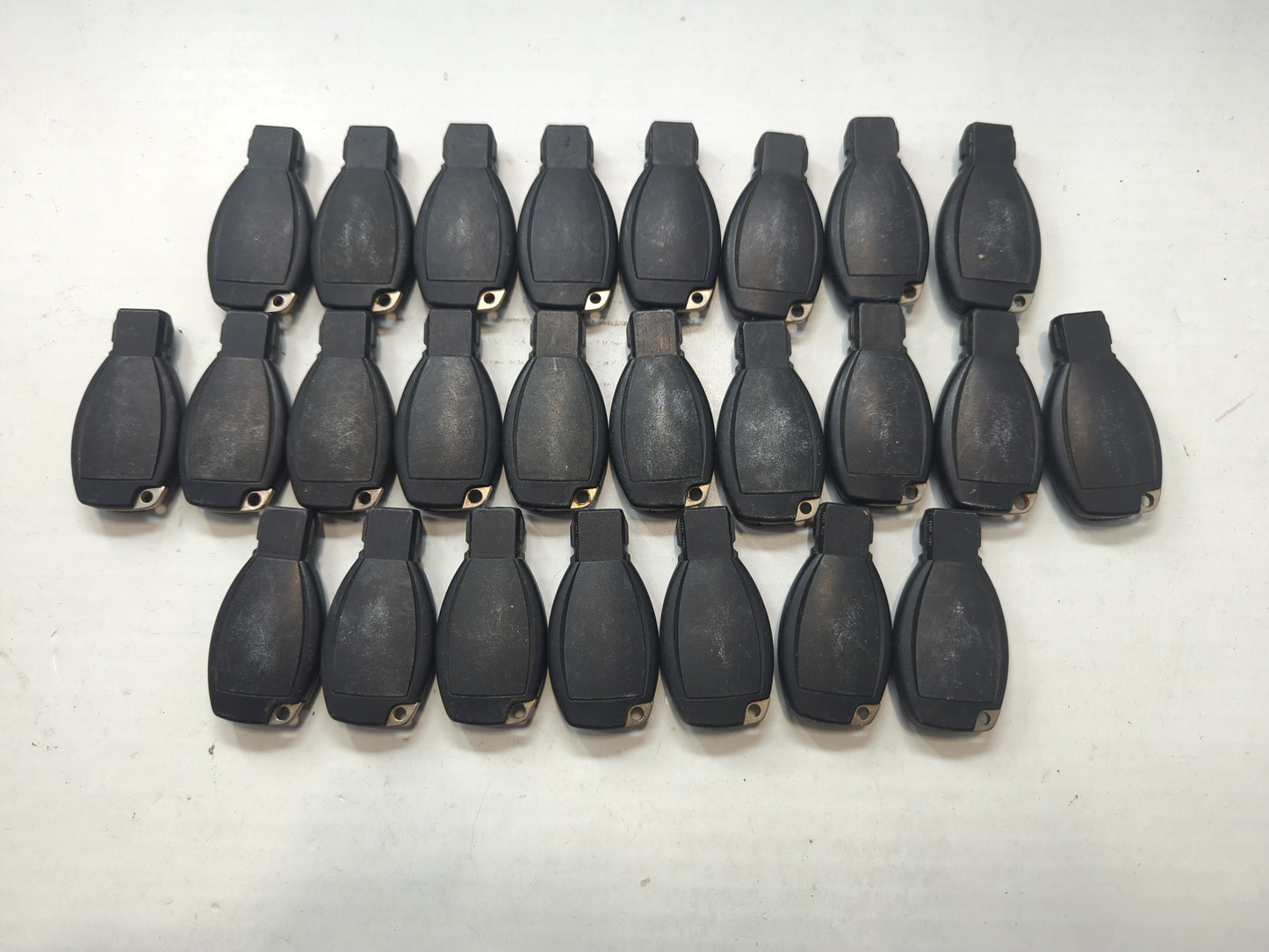 Lot of 25 Mercedes-Benz Keyless Entry Remote Fob MIXED FCC IDS MIXED - Oemusedautoparts1.com